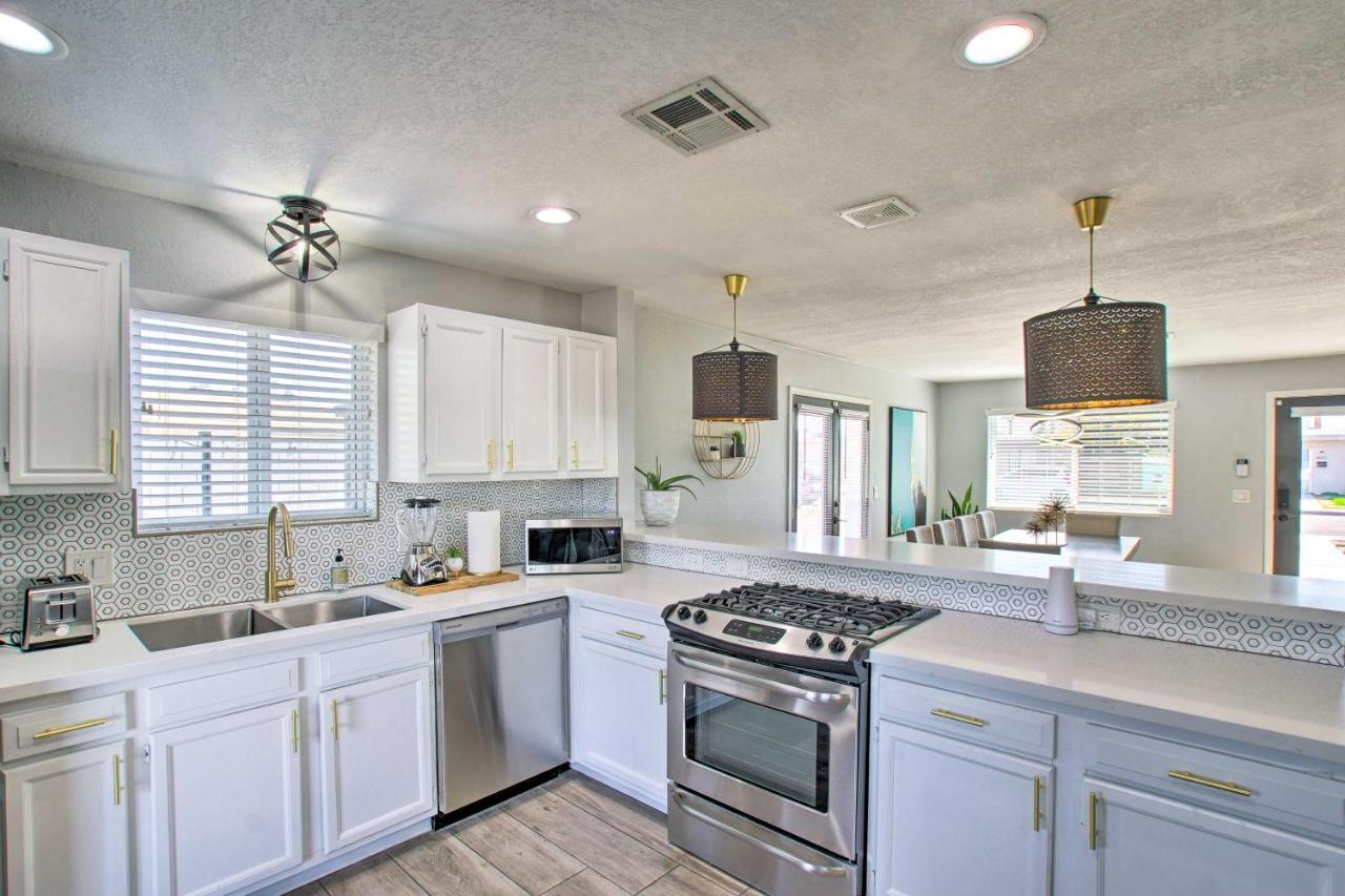 Charming Phoenix Home With Patio About 3 Miles To Dtwn! Buitenkant foto