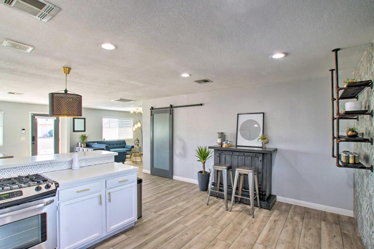 Charming Phoenix Home With Patio About 3 Miles To Dtwn! Buitenkant foto